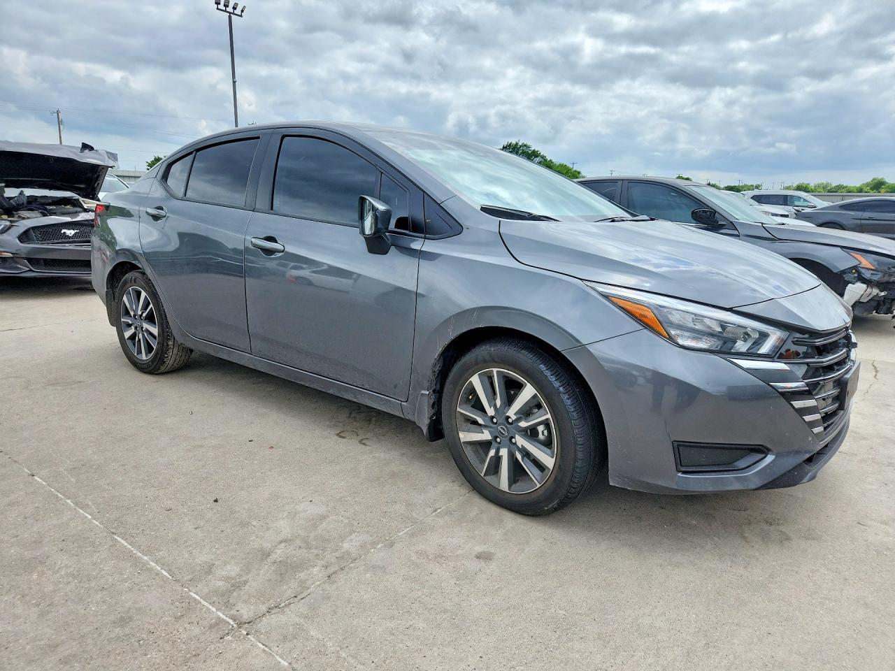 2025 NISSAN VERSA