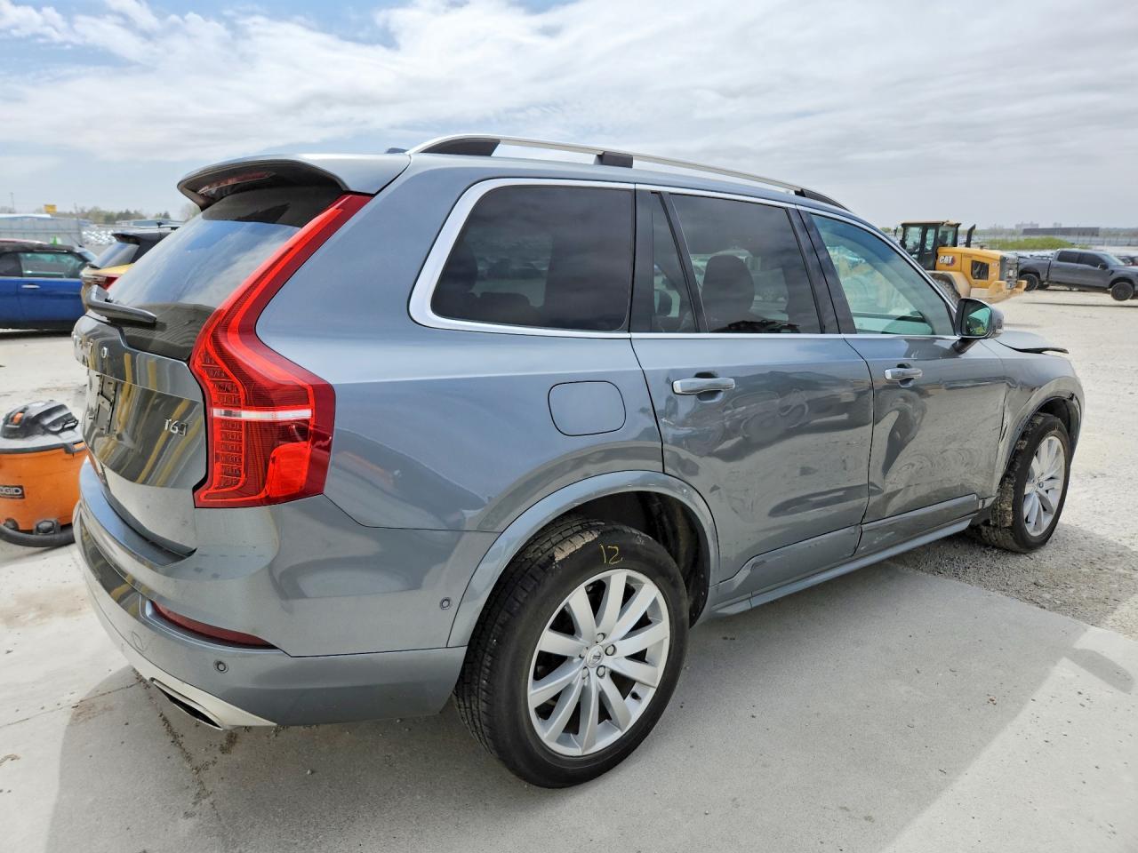 2016 VOLVO XC90