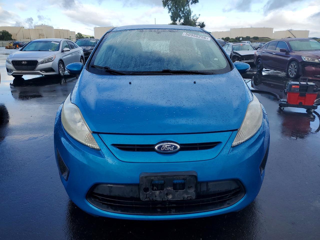2013 FORD Fiesta