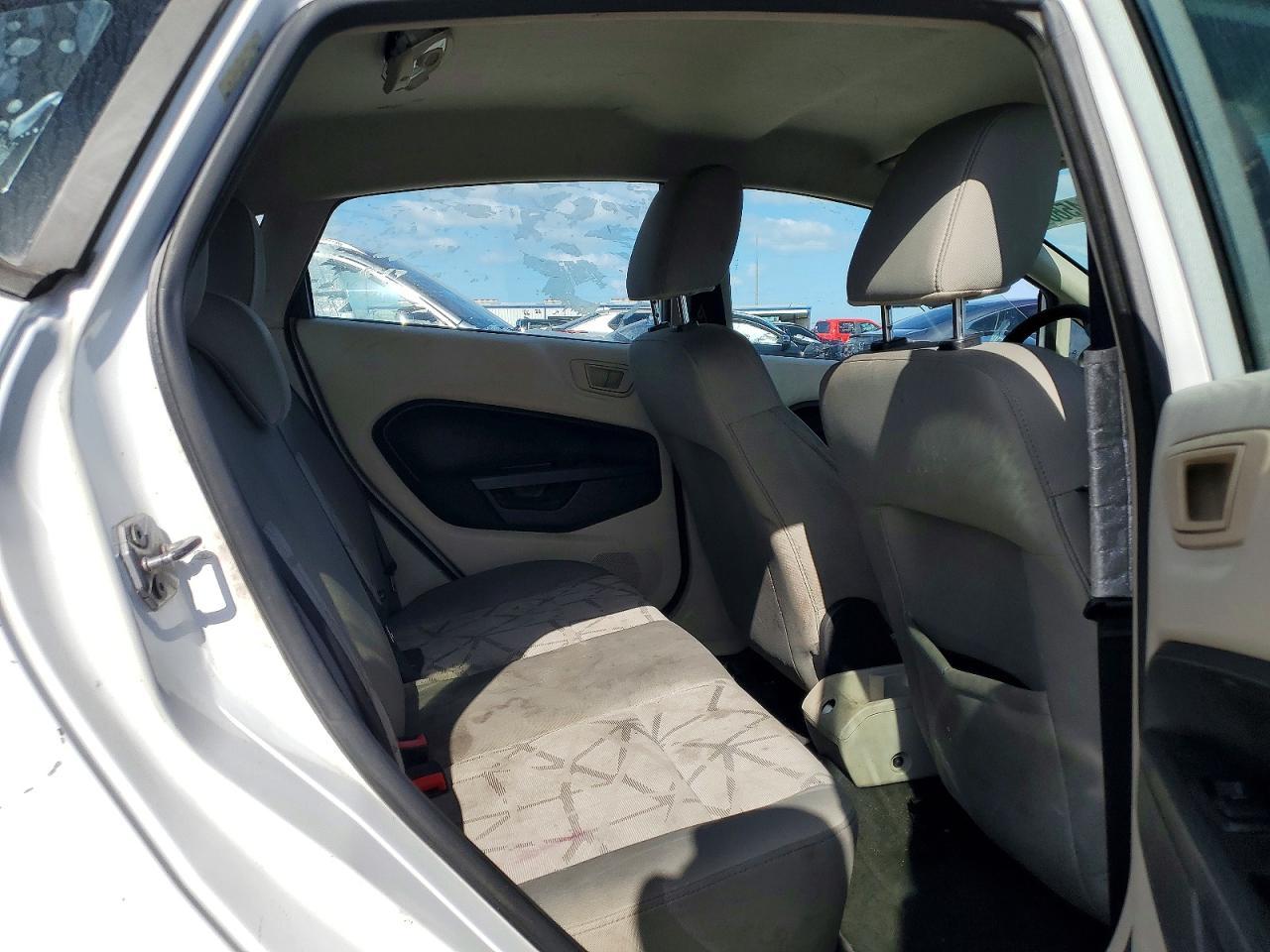 2011 FORD Fiesta