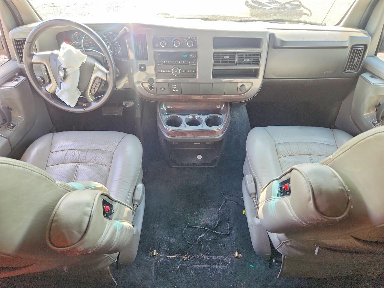 2009 CHEVROLET EXPRESS 2500