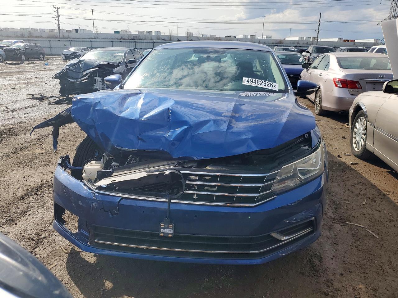 2017 VOLKSWAGEN Passat