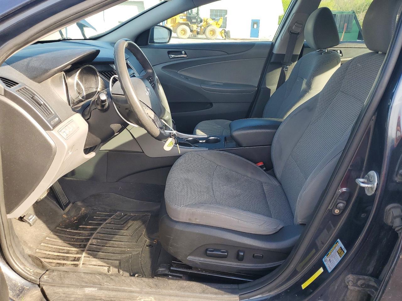 2011 HYUNDAI SONATA