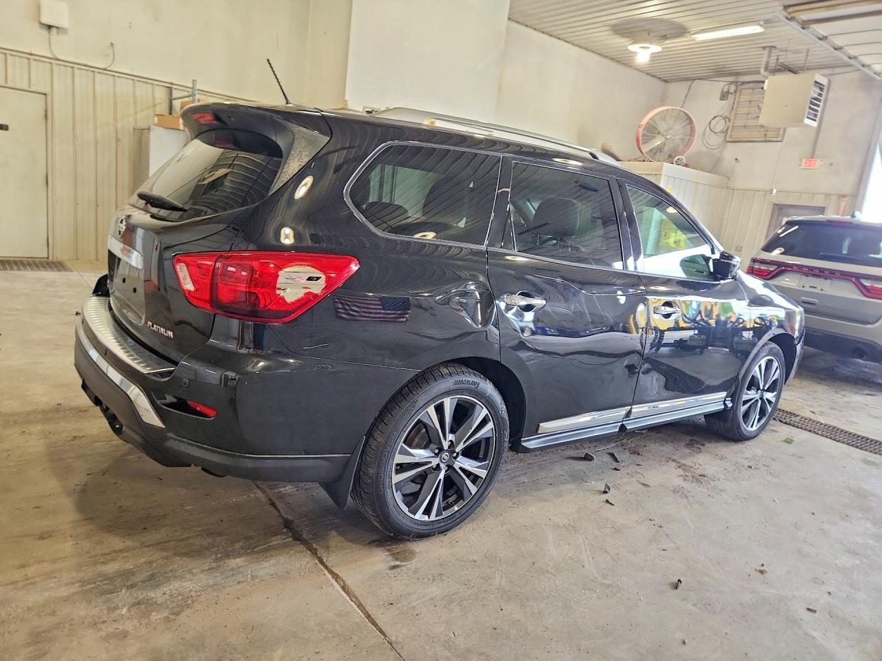 2017 NISSAN PATHFINDER