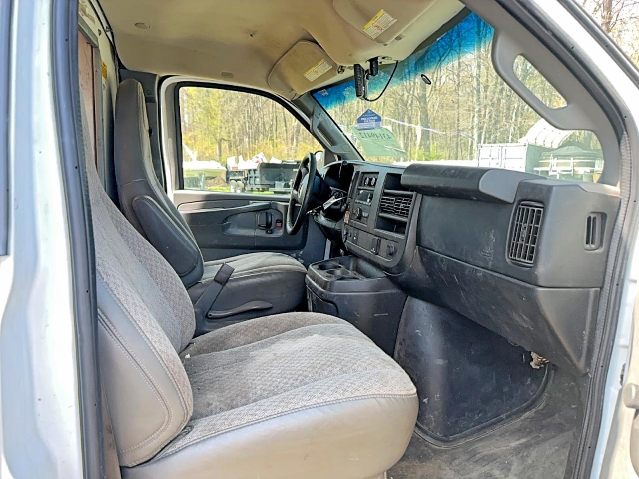 2017 CHEVROLET Express 3500