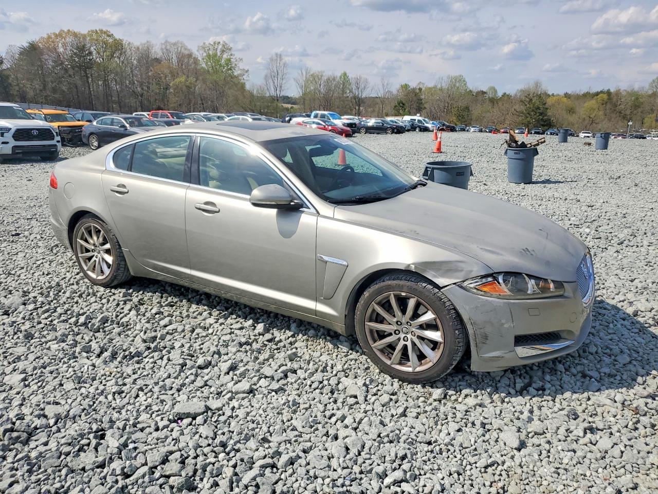 2013 JAGUAR XF