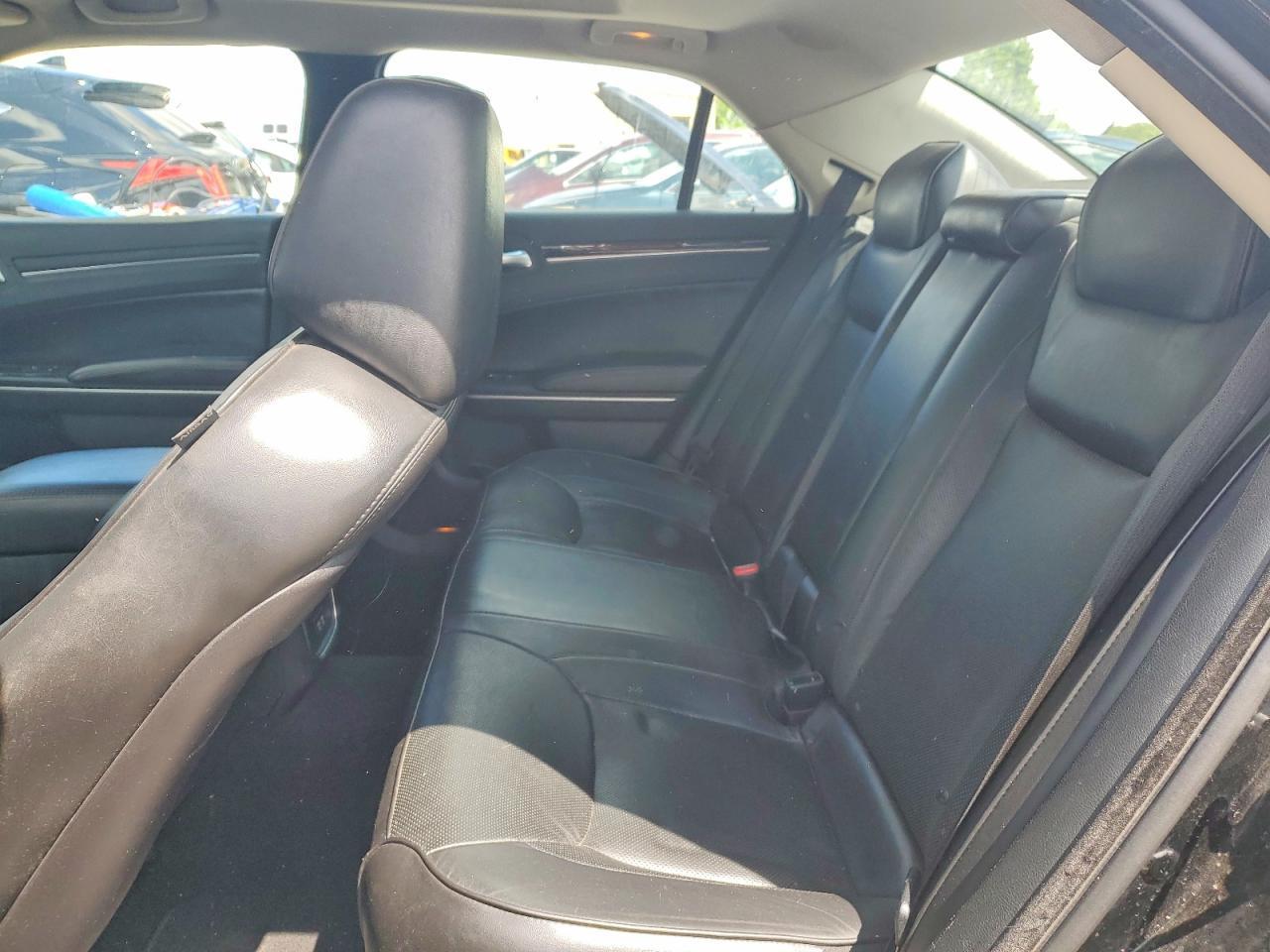 2019 CHRYSLER 300