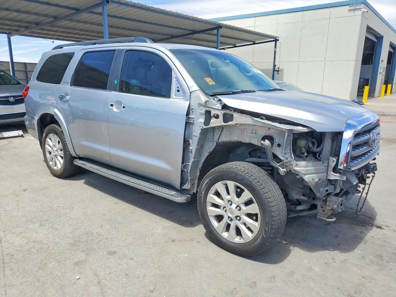 2010 TOYOTA Sequoia