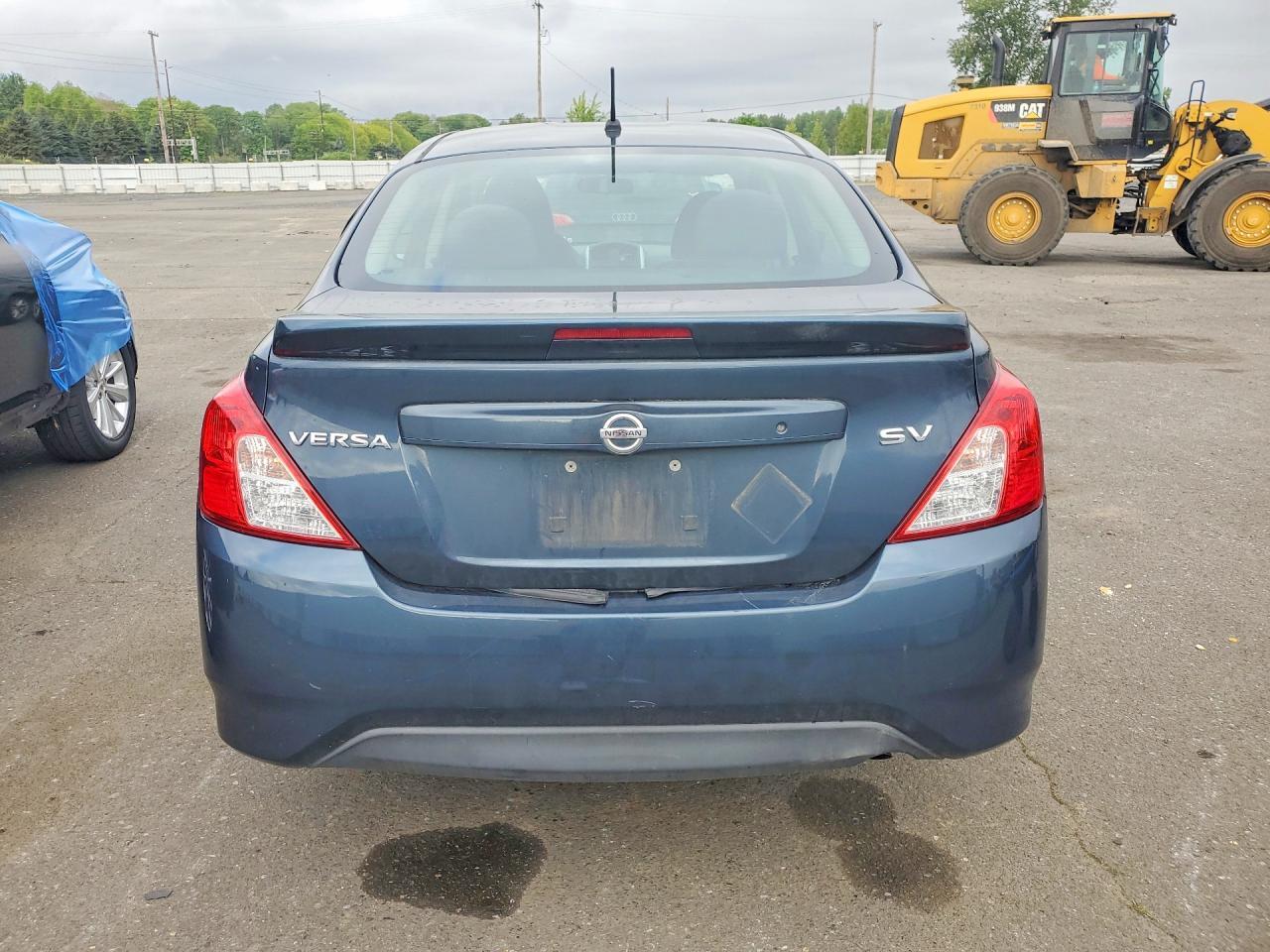 2017 NISSAN VERSA