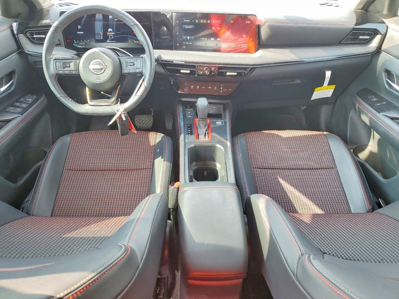 2025 NISSAN KICKS