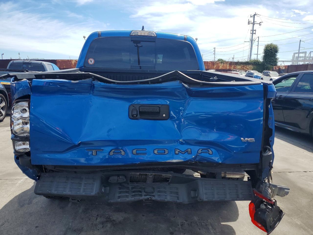 2018 TOYOTA TACOMA