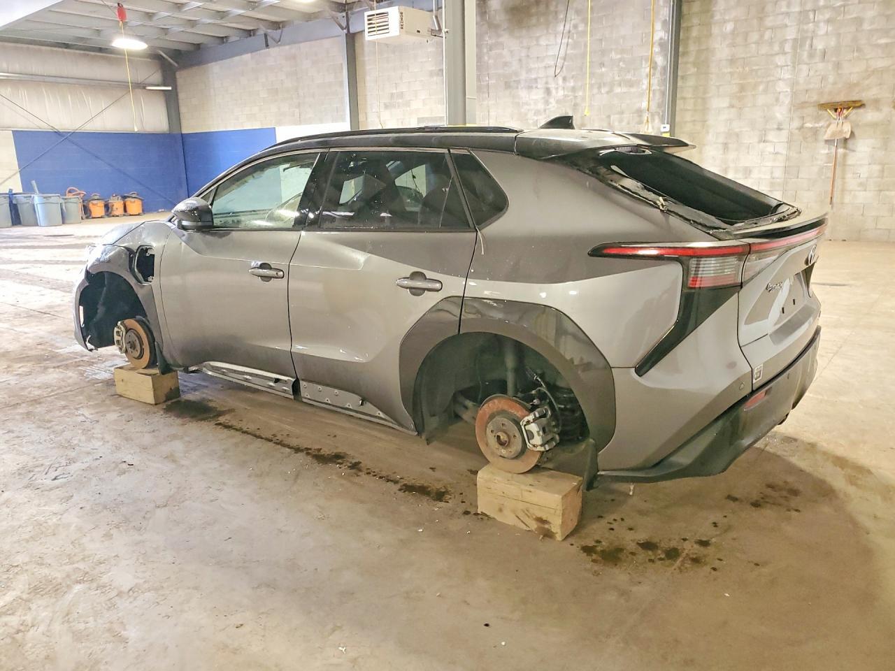 2023 SUBARU Solterra