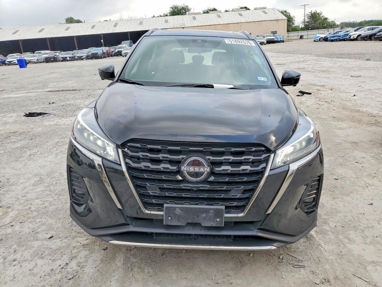 2024 NISSAN KICKS
