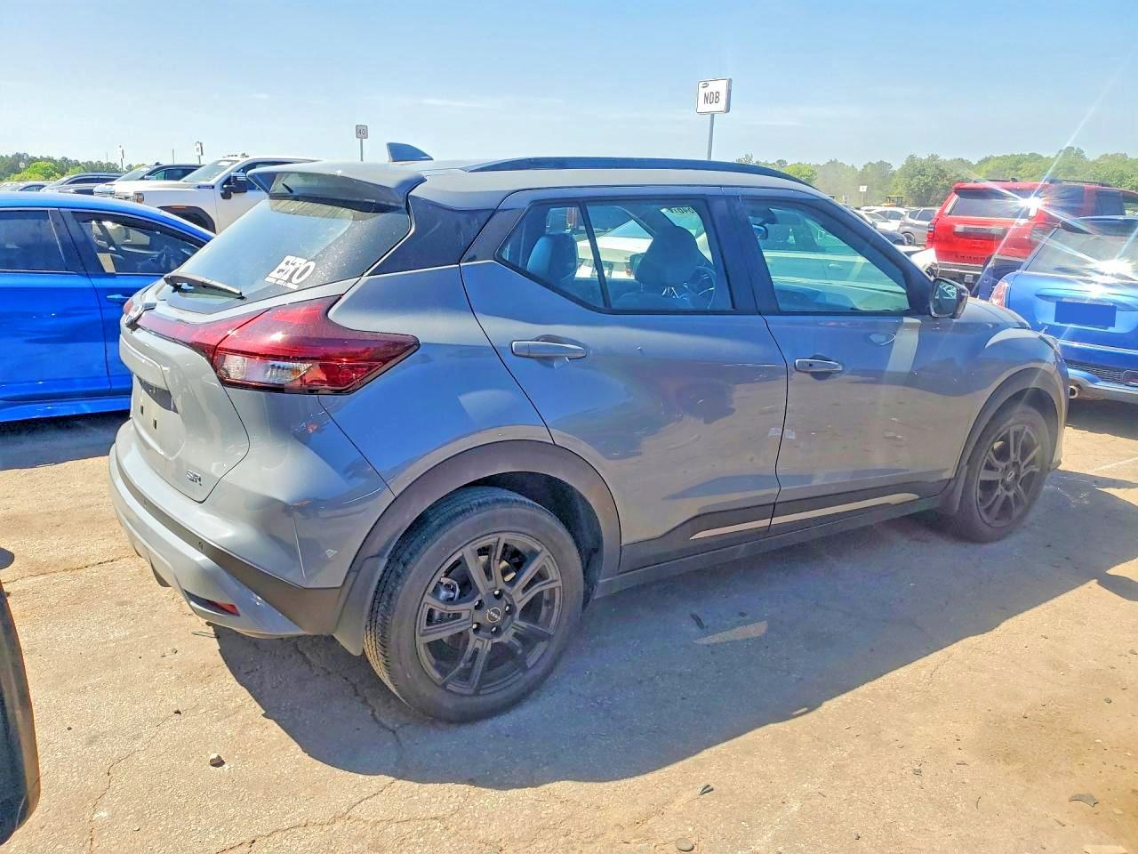 2024 NISSAN KICKS