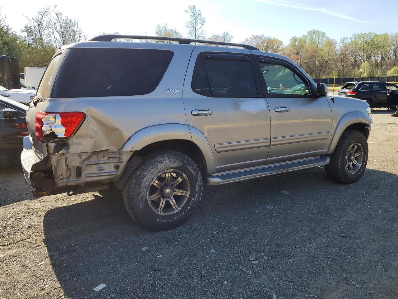 2004 TOYOTA Sequoia