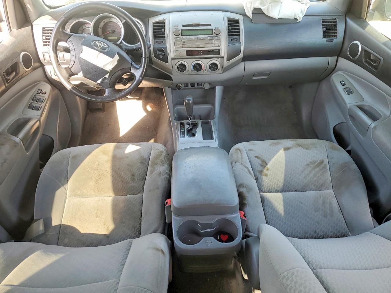 2011 TOYOTA TACOMA