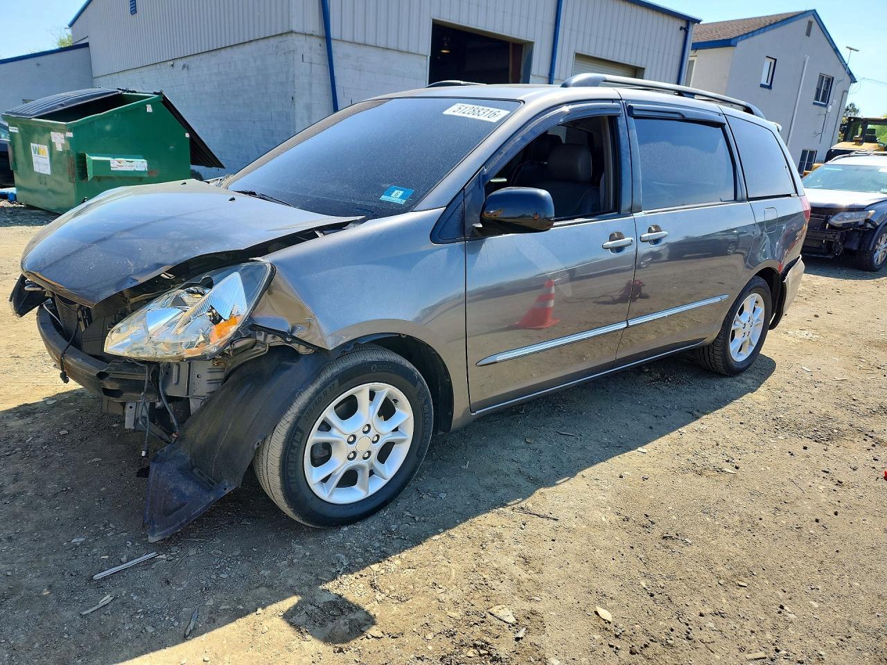 2005 TOYOTA SIENNA