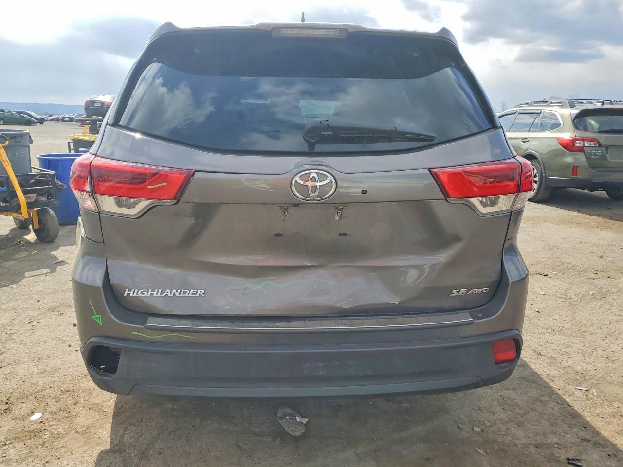 2018 TOYOTA HIGHLANDER