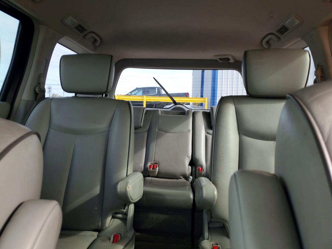 2013 NISSAN Quest