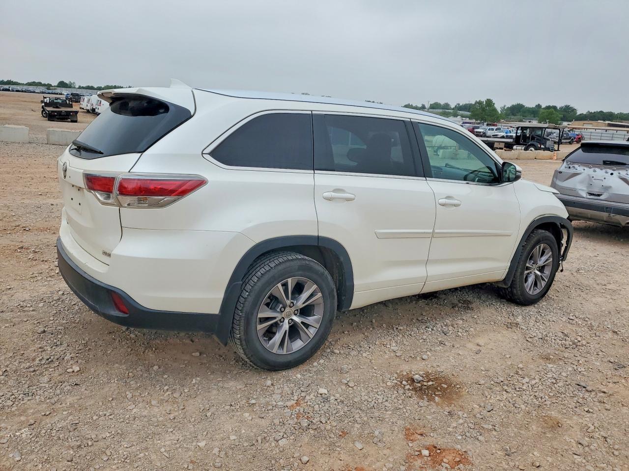 2014 TOYOTA HIGHLANDER