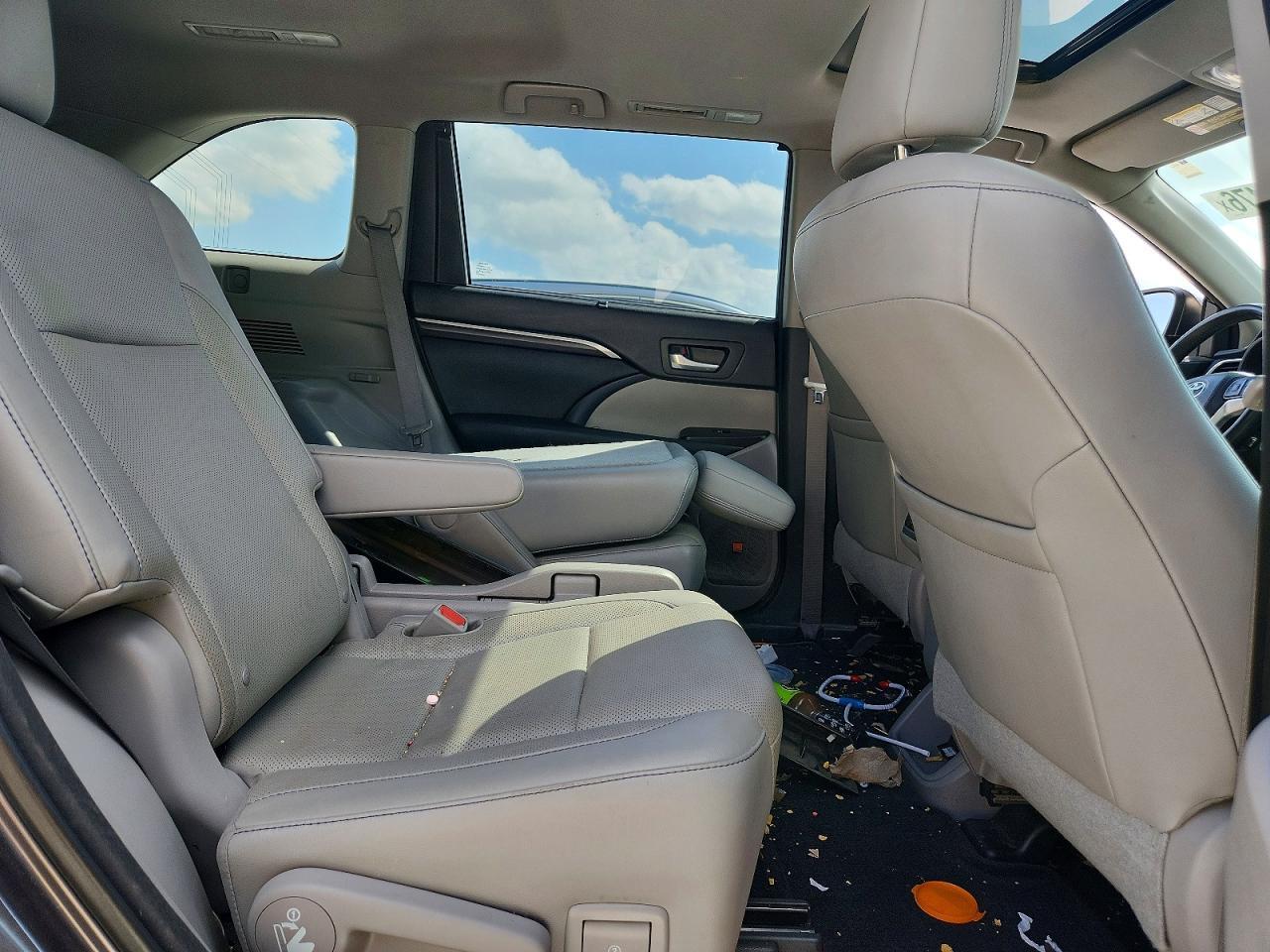 2015 TOYOTA HIGHLANDER