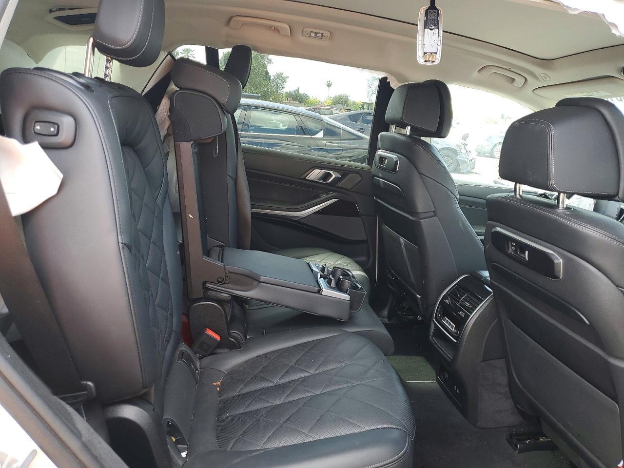 2024 BMW X7