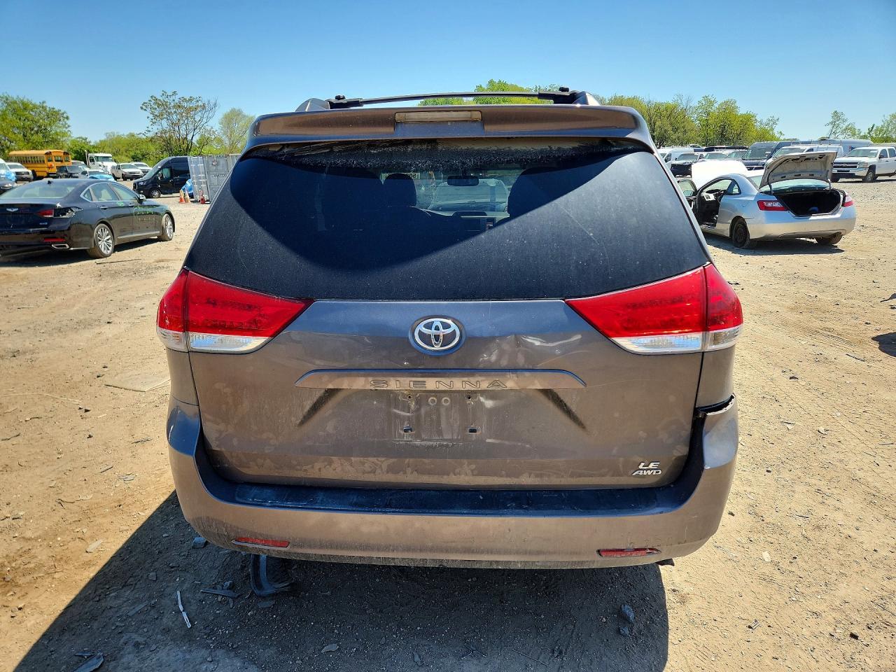 2012 TOYOTA SIENNA