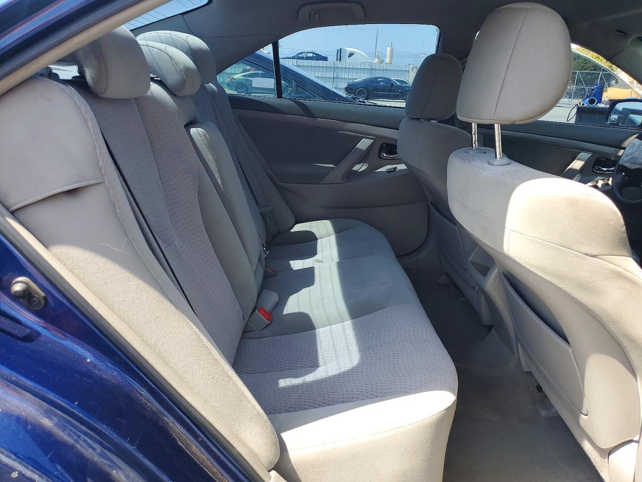 2011 TOYOTA CAMRY