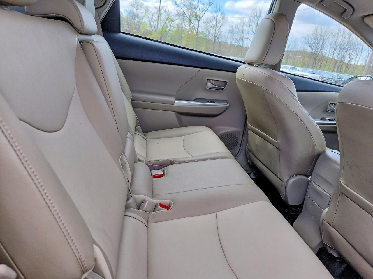 2012 TOYOTA PRIUS V