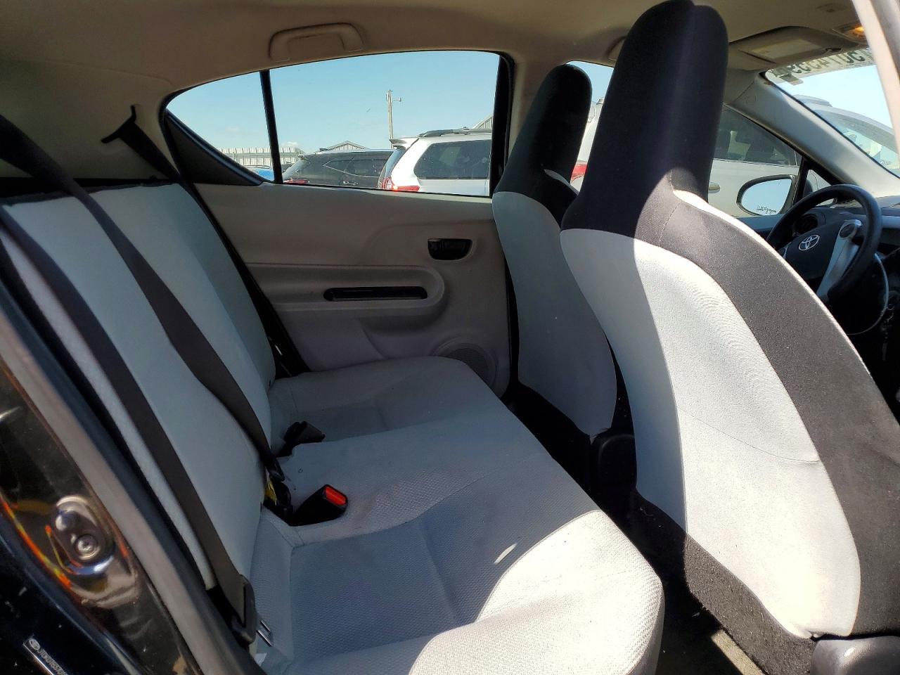 2013 TOYOTA Prius c