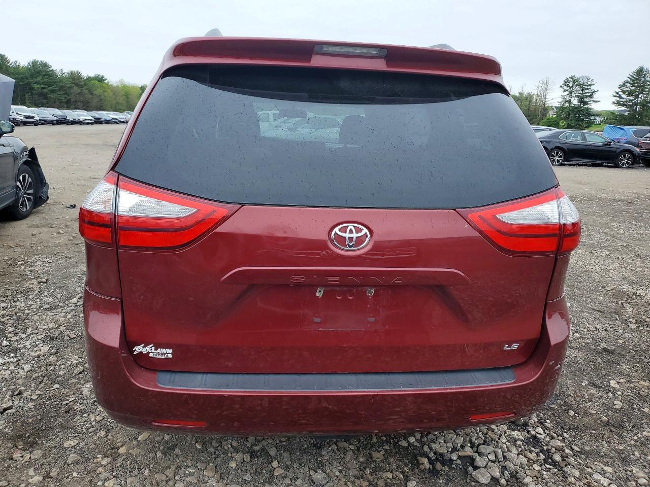 2015 TOYOTA SIENNA