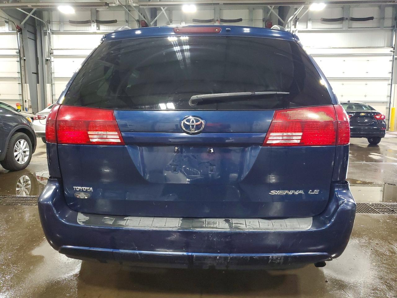 2005 TOYOTA SIENNA