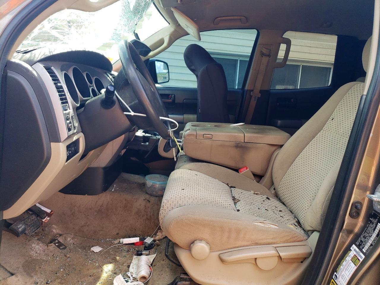 2011 TOYOTA TUNDRA
