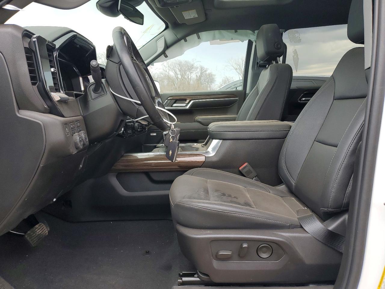 2024 CHEVROLET Silverado