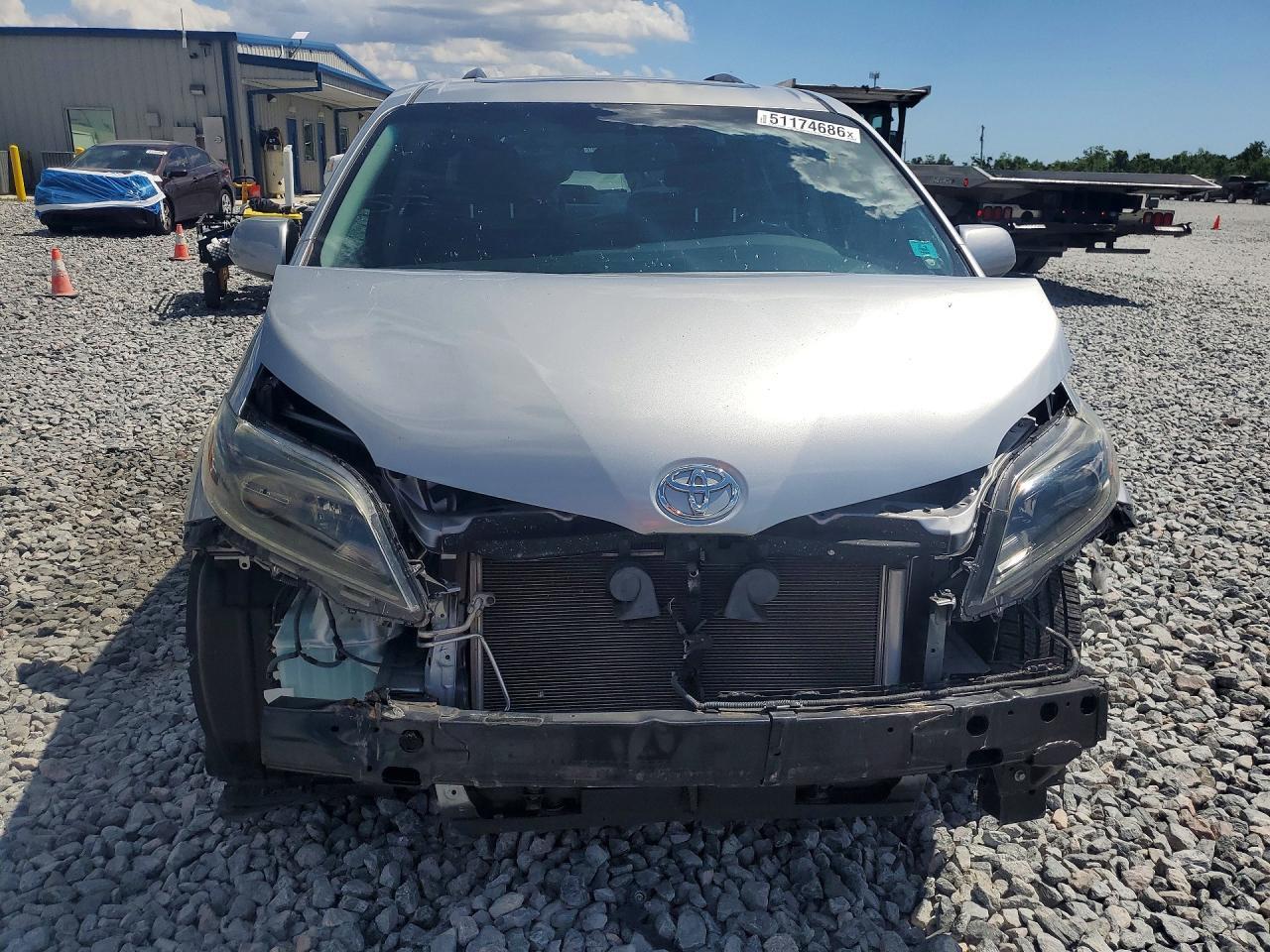 2015 TOYOTA SIENNA