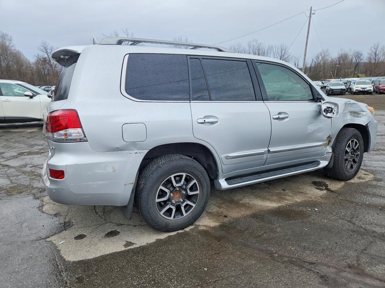 2013 LEXUS LX 570