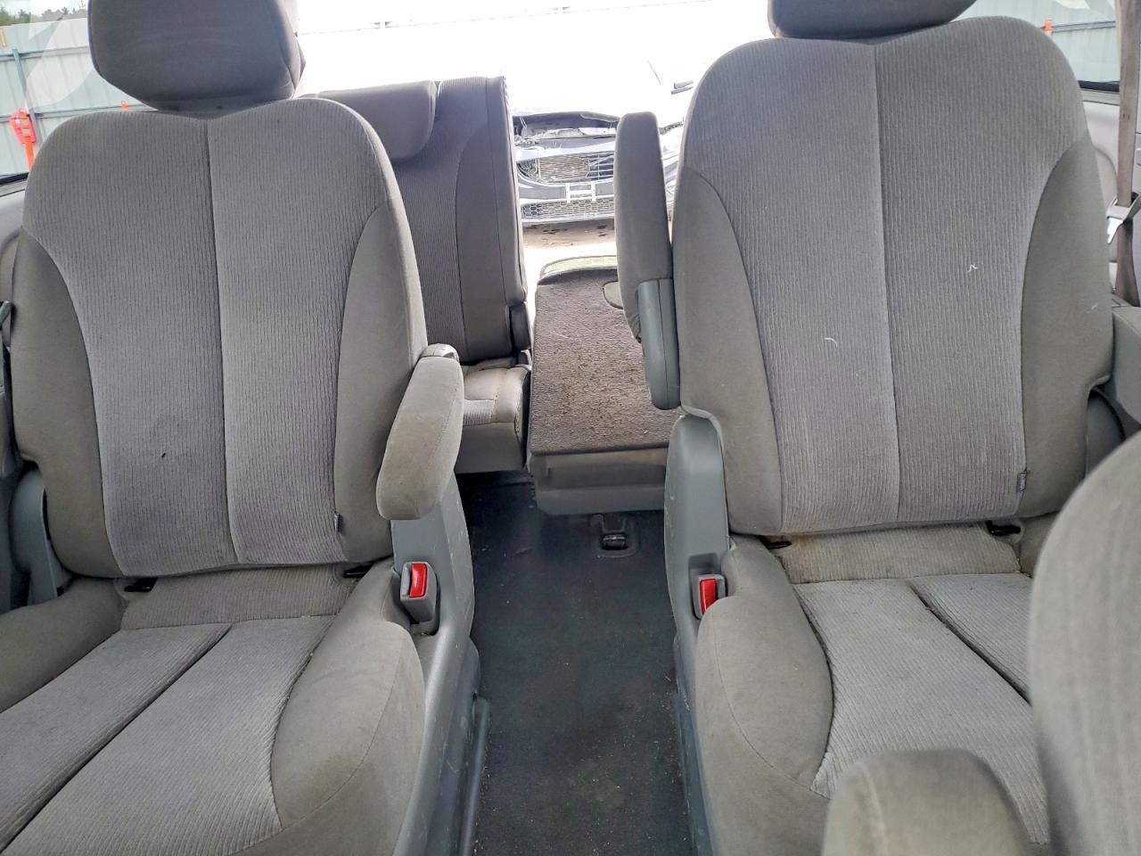 2014 KIA SEDONA
