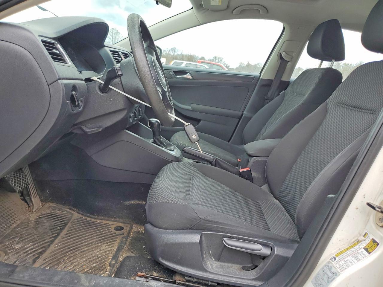 2012 VOLKSWAGEN JETTA