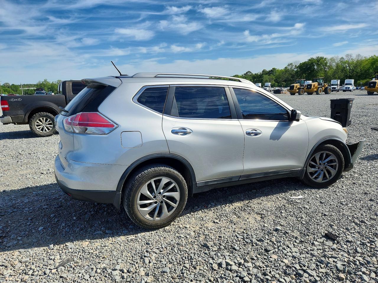 2015 NISSAN ROGUE