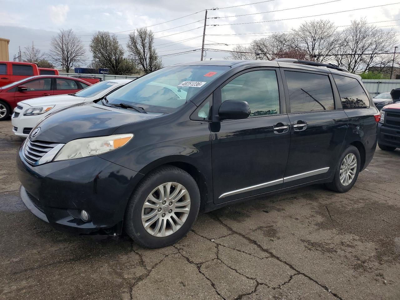 2015 TOYOTA SIENNA