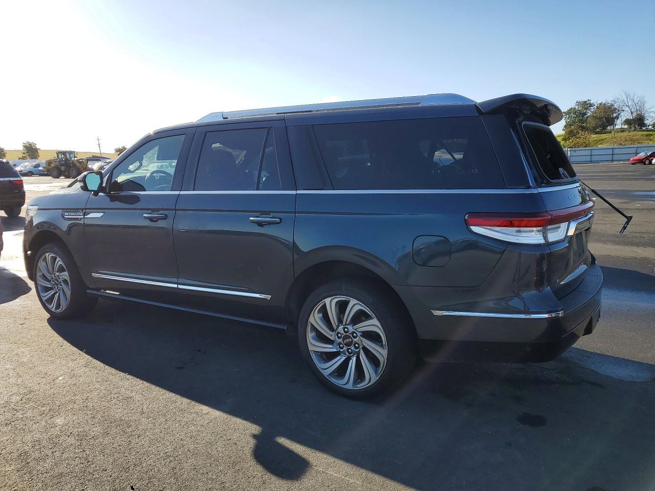 2022 LINCOLN Navigator
