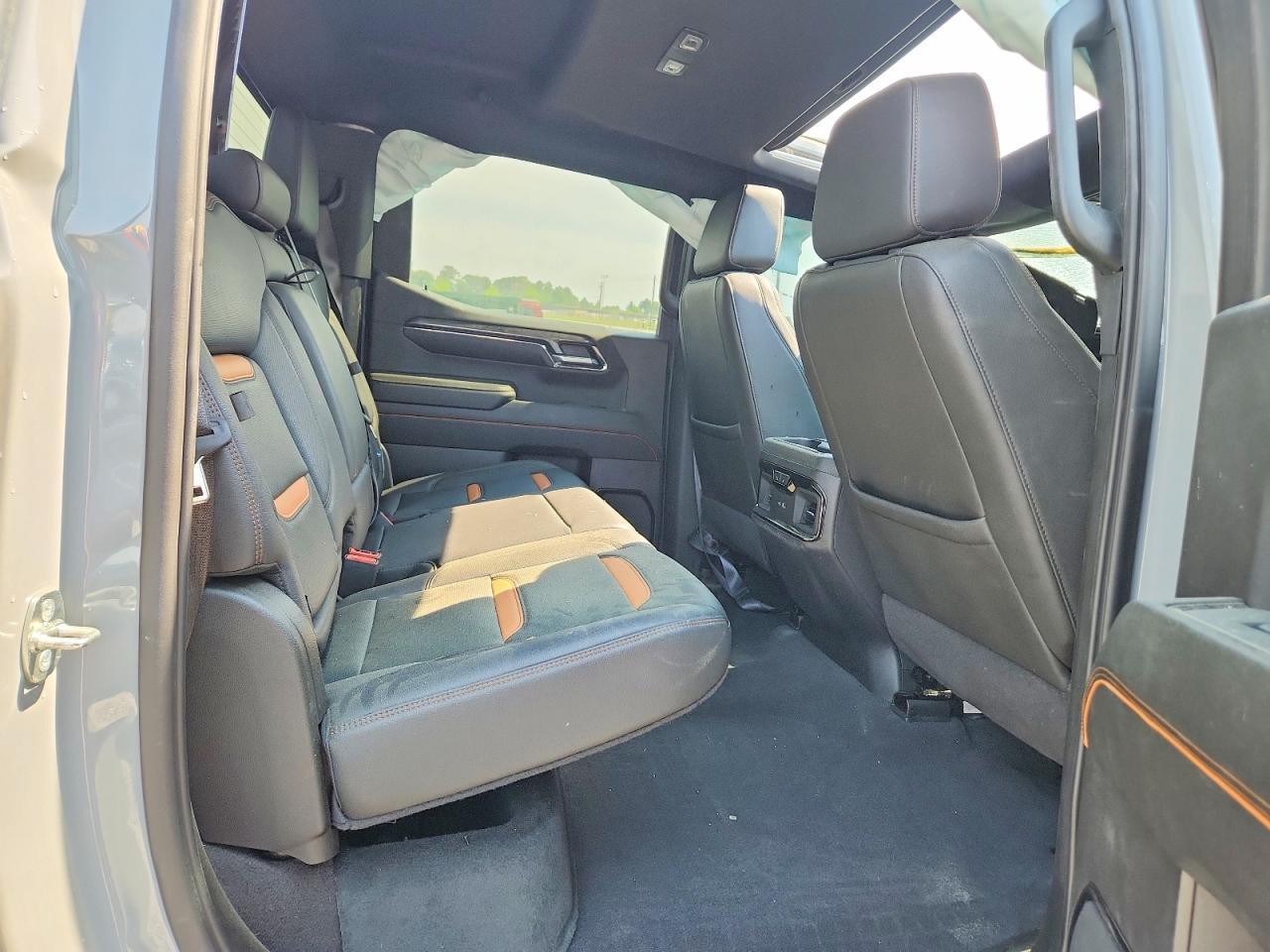 2024 GMC Sierra