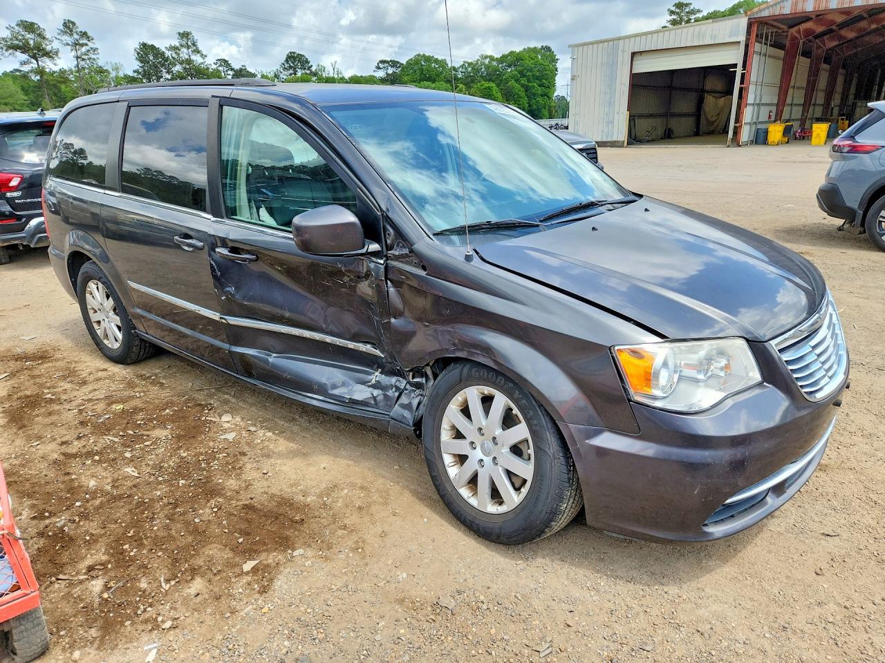 2016 CHRYSLER Town & Country