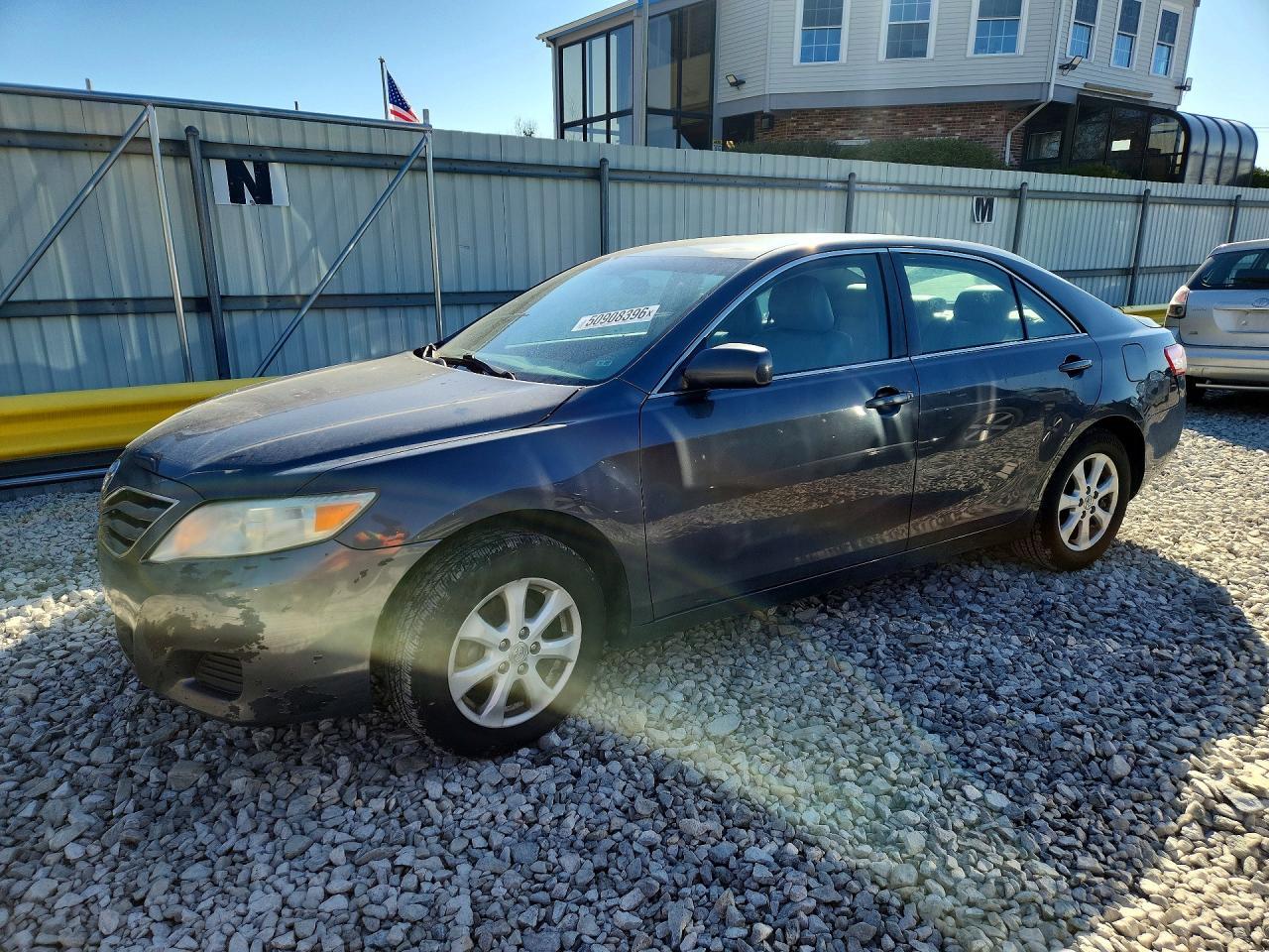 2011 TOYOTA CAMRY