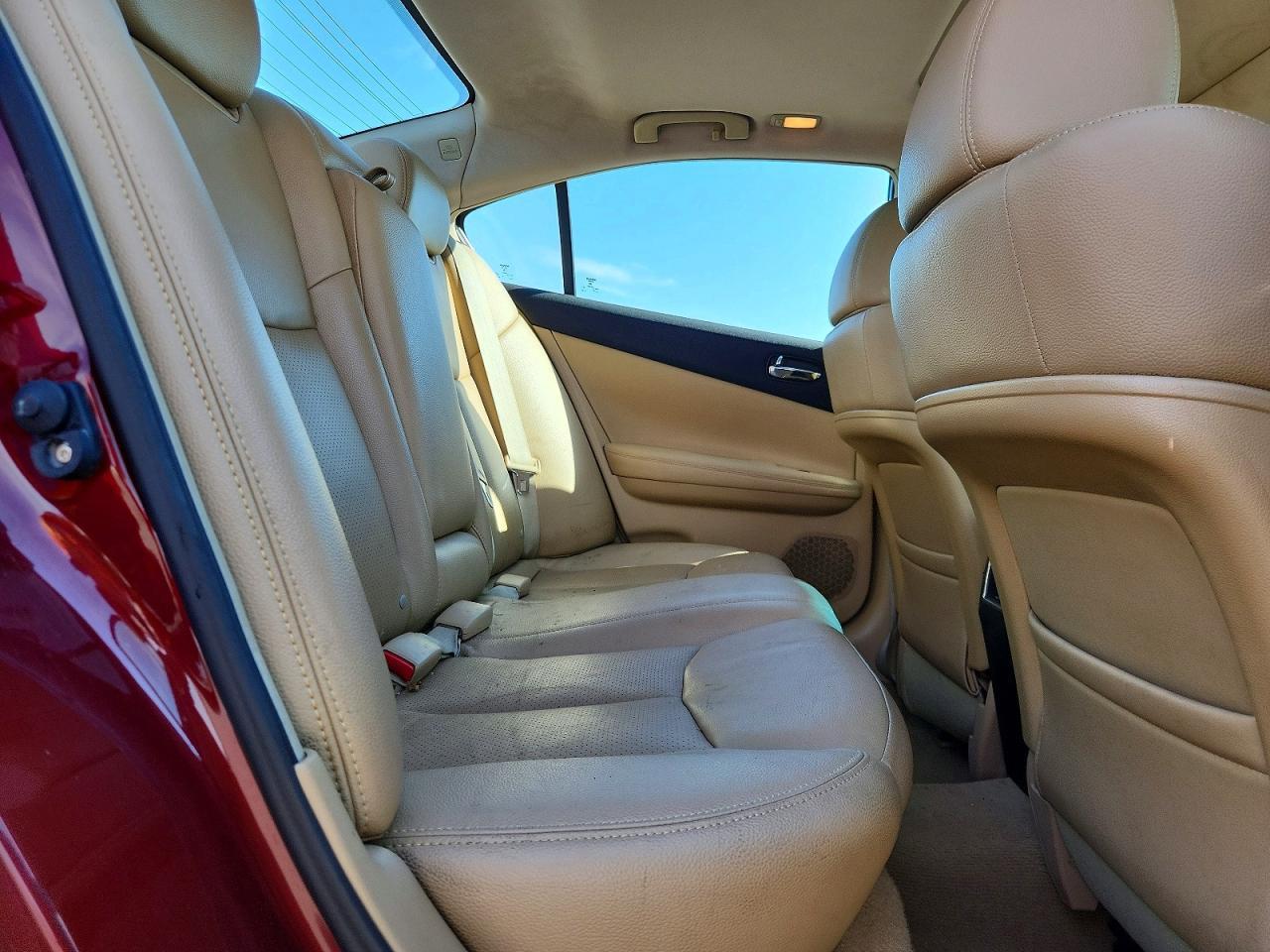 2011 NISSAN Maxima