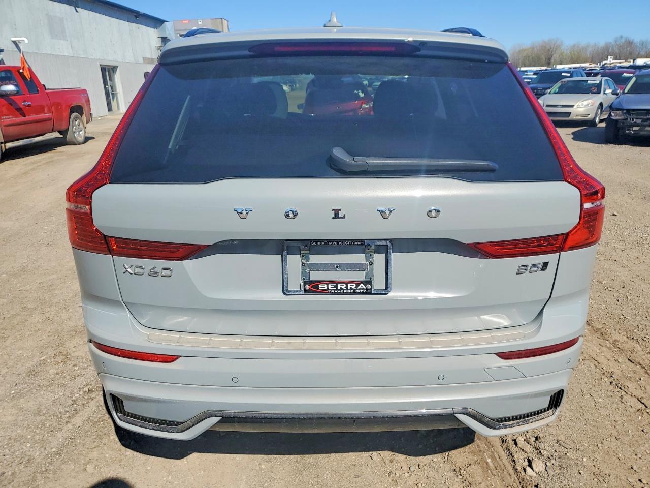 2025 VOLVO XC60