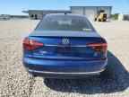 2017 VOLKSWAGEN Passat