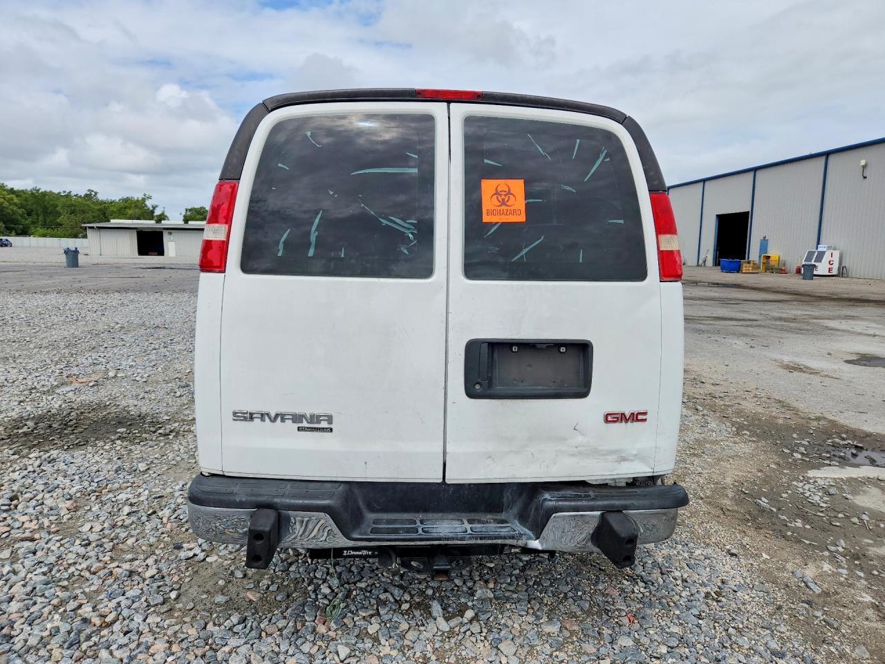 2016 GMC Savana
