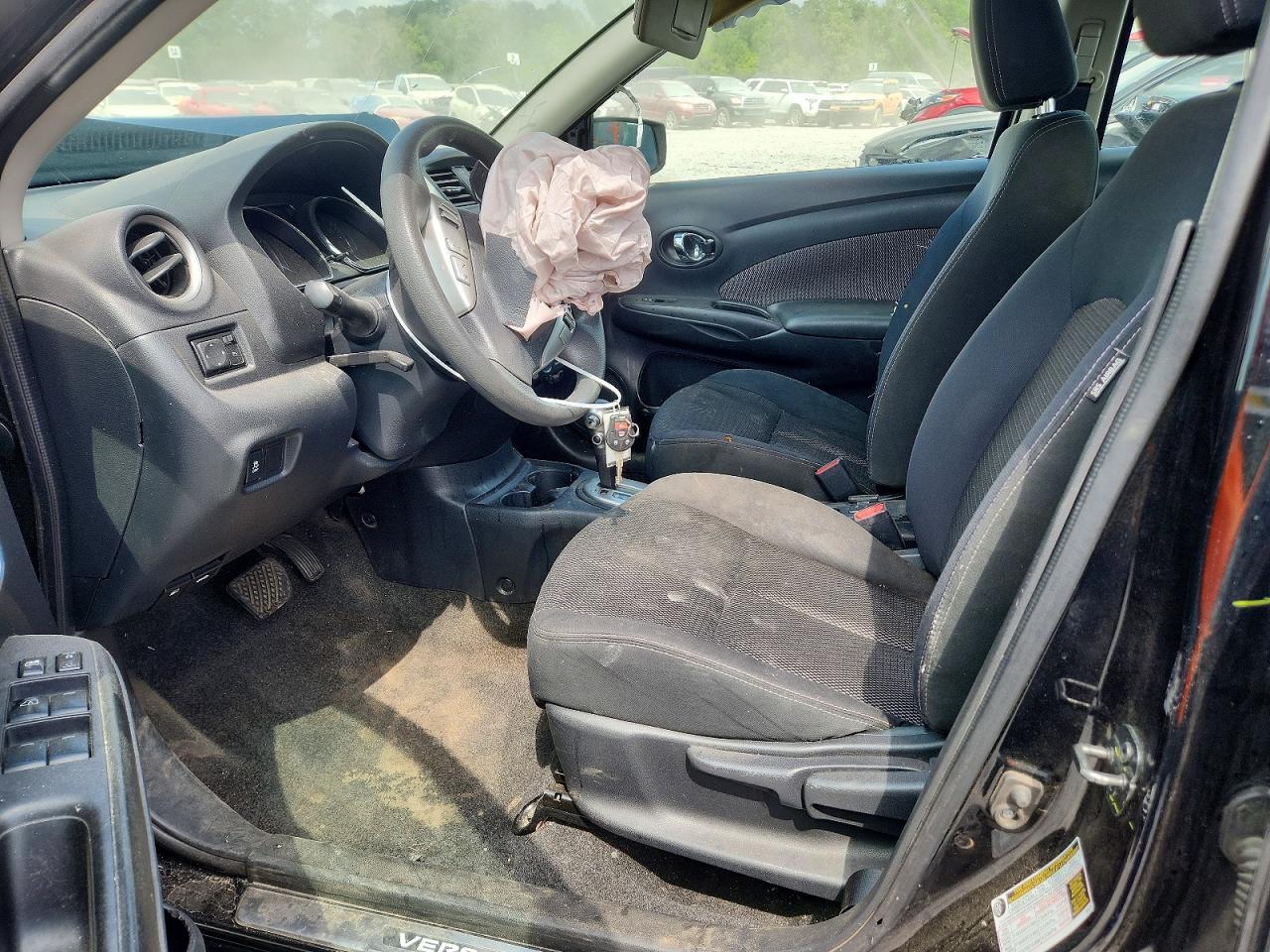 2016 NISSAN VERSA