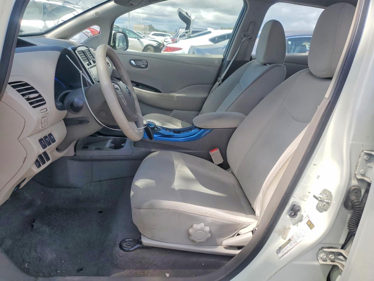 2012 NISSAN LEAF